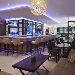 Отель Airport Marriott ****